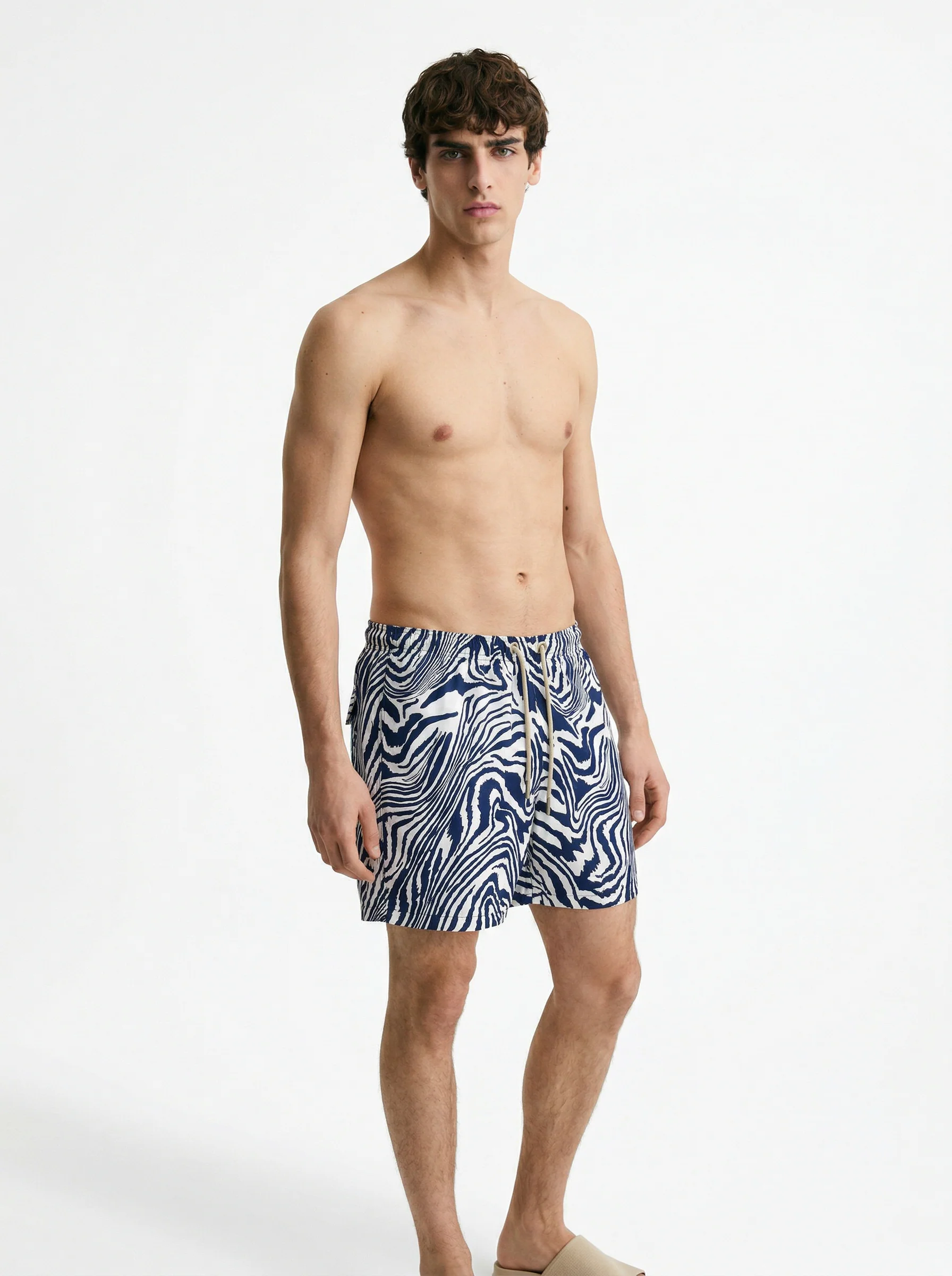 INDIGO WAVE ZEBRA ABSTRACT PRINT RELAXED SWIM TRUNK S26N